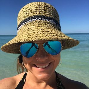 Meet your Posher, Alyson